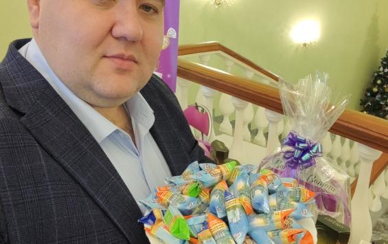 Депутат облдумы оценил новые конфеты «Курские» и предложил сделать премиальную версию Депутат облдумы оценил новые конфеты «Курские» и предложил сделать премиальную версию