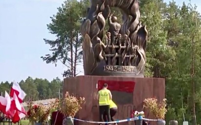 В Польше арестован 17-летний украинец, осквернивший памятник жертвам Волынской резни