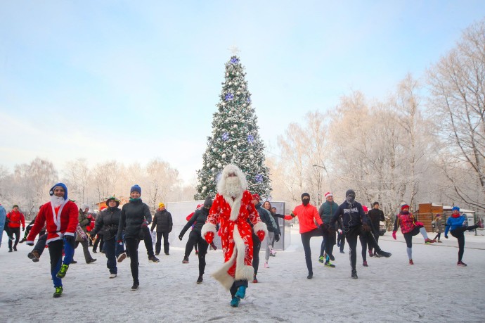 Горячий чай и памятная медаль: как прошел первый забег 2026 года в «Лужниках»