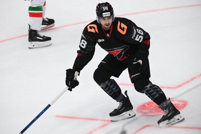 Канадский хоккеист "Авангарда" заявил, что на хоккей в России ходят лучше, чем в Америке