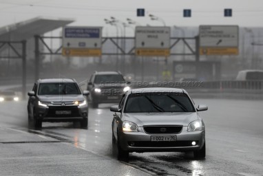 ЦОДД рекомендовал пользоваться общественным транспортом из-за дождя в Москве
