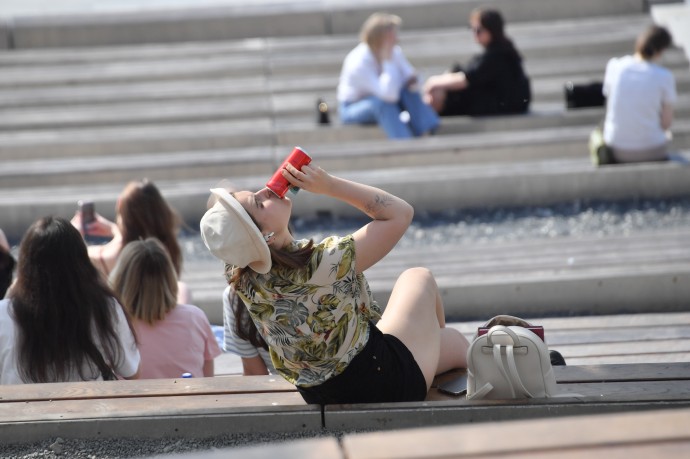 Сенатор Тимченко: в СФ продолжат бороться за полный запрет продажи энергетиков