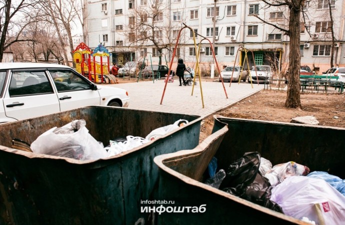 Астраханцы стали меньше жаловаться на вывоз мусора Астраханцы стали меньше жаловаться на вывоз мусора