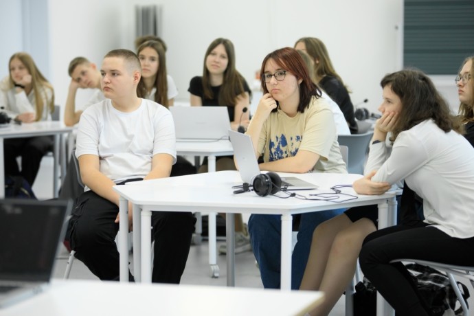 В 2025 году 8,5 млн школьников приняли участие в занятиях курса «Россия – мои горизонты»