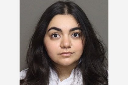 Учительница занялась сексом с 15-летним школьником в своей машине