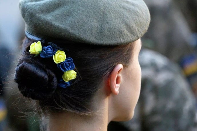 Украинский генштаб сообщил о наборе в армию девушек-операторов дронов