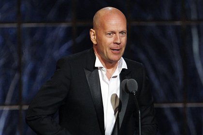 Жена тяжелобольного Брюса Уиллиса раскрыла первый симптом его недуга Жена тяжелобольного Брюса Уиллиса раскрыла первый симптом его недуга