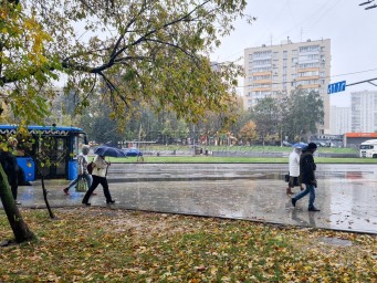 ЦОДД призвал москвичей отложить поездки на авто этой ночью из-за сильного дождя