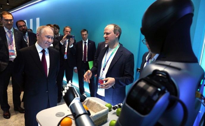 Опубликованы поручения президента России по итогам конференции «Путешествие в мир искусственного интеллекта»