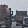 Водитель бензовоза совершал опасные маневры на сахалинской трассе