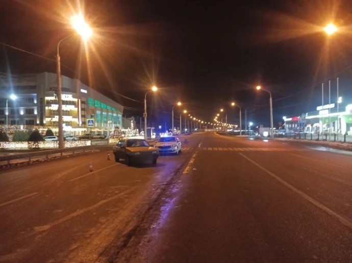 В Астрахани на «зебре» два подростка оказались под колесами автомобиля