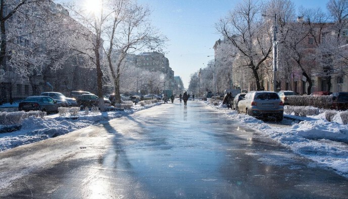 Жителей Ярославской области предупредили о мокром снеге и гололеде