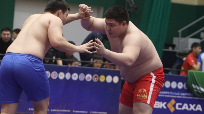 Борцы из Тывы, Бурятии и зарубежных стран участвуют в турнире по хапсагаю в Якутске Борцы из Тывы, Бурятии и зарубежных стран участвуют в турнире по хапсагаю в Якутске