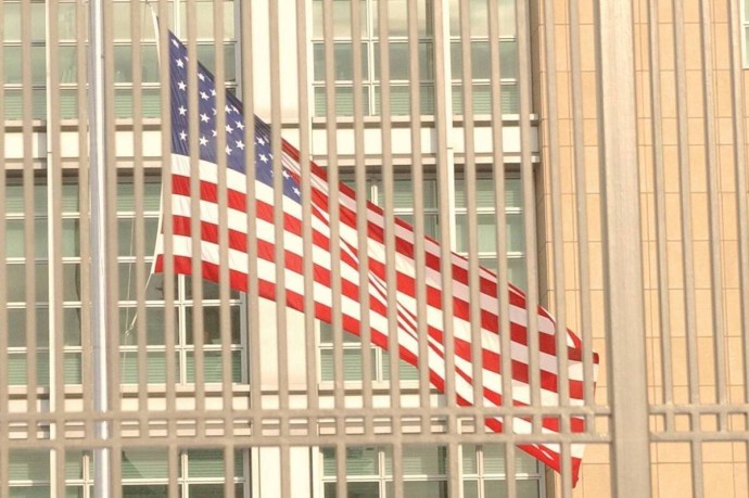 В США займутся проверкой грин-карт миллионов иностранцев