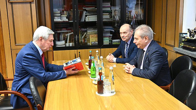 Иван Мельников принял Посла России в Колумбии