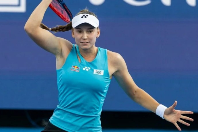 Рыбакина признала, что она слабее Шараповой