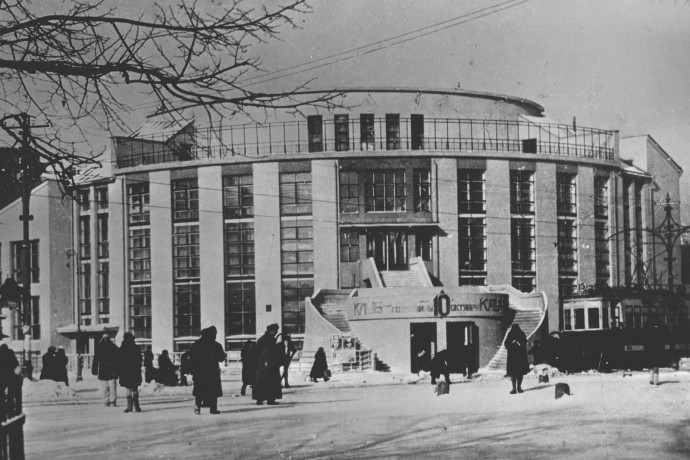 Геометрия, свет и воздух: как клубу завода «Каучук» вернули исторический облик