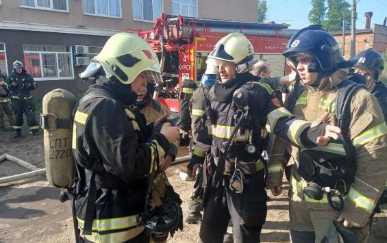 В Курске ликвидировали пожар на складе литиевых батарей — пострадавших нет