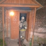 В Дмитриеве пожарные спасли пьяного мужчину из горящей квартиры