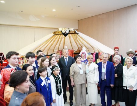 Главе Башкирии рассказали о жизни башкир в регионах России Главе Башкирии рассказали о жизни башкир в регионах России