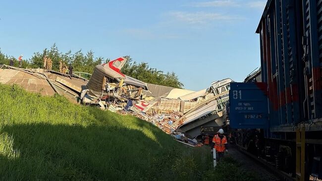 Петербург предложил Брянску помощь после ЧП с поездом