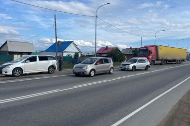 В Бурятии водитель фуры устроил массовое ДТП