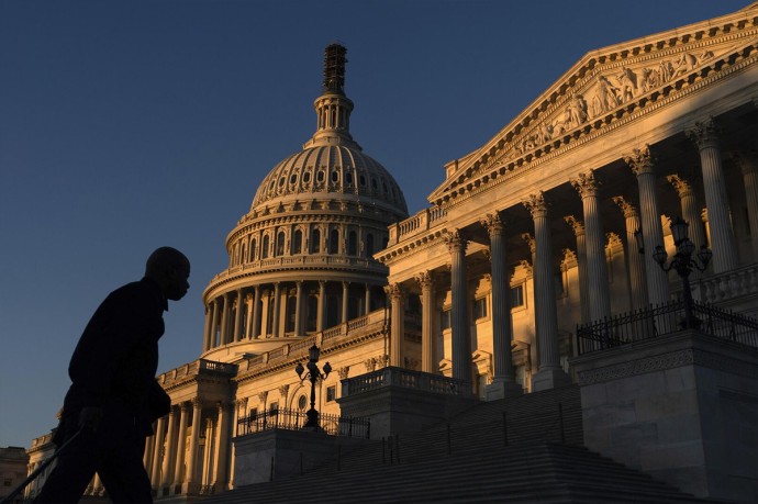 Сенат США не принял проект о продолжении финансирования, создав угрозу шатдауна