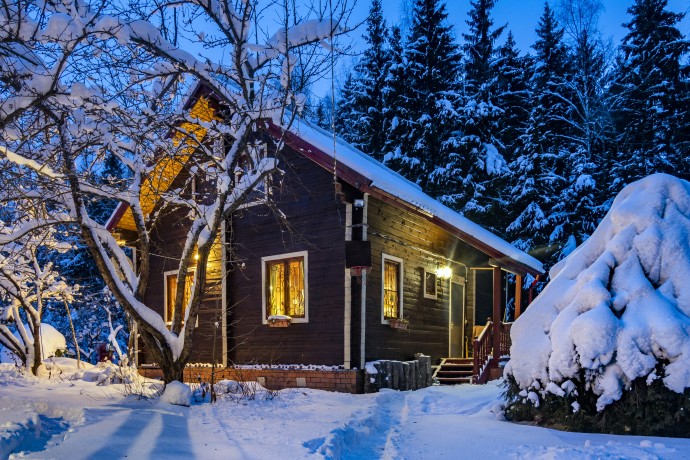 Жители частных домов чаще горожан ходят в гости к соседям