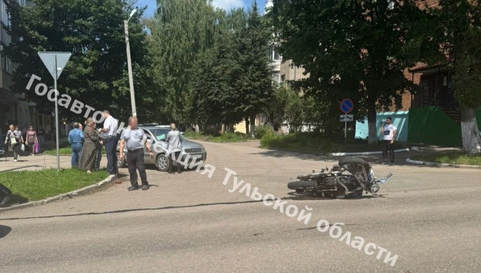 В Болохово в ДТП пострадали мотоциклист и его несовершеннолетняя пассажирка