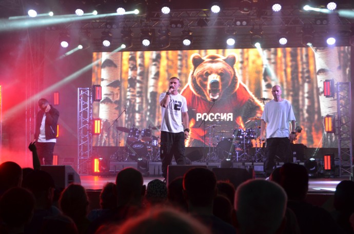 В центре Костромы зазвучал рэп про любовь и СВО