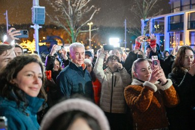 Сергей Собянин открыл уникальный каток в «Лужниках»