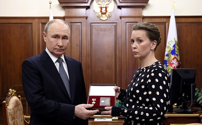 Встреча с вдовой Героя России Сергея Чебнёва