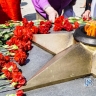 Делегации городов-побратимов возложили цветы к Вечному огню в Улан-Удэ