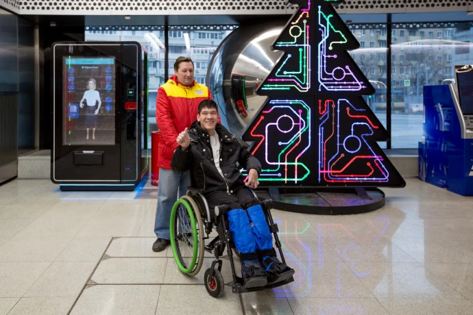 Ольга Любимова исполнила новогоднее желание подростка побывать в роли диктора метро Ольга Любимова исполнила новогоднее желание подростка побывать в роли диктора метро