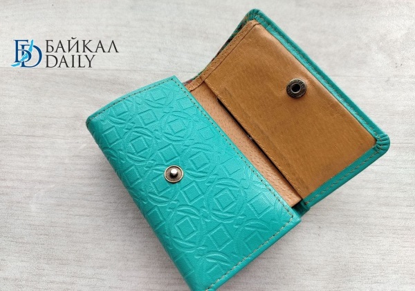 Жительница Улан-Удэ спёрла с кассы чужой кошелёк и избежала наказания