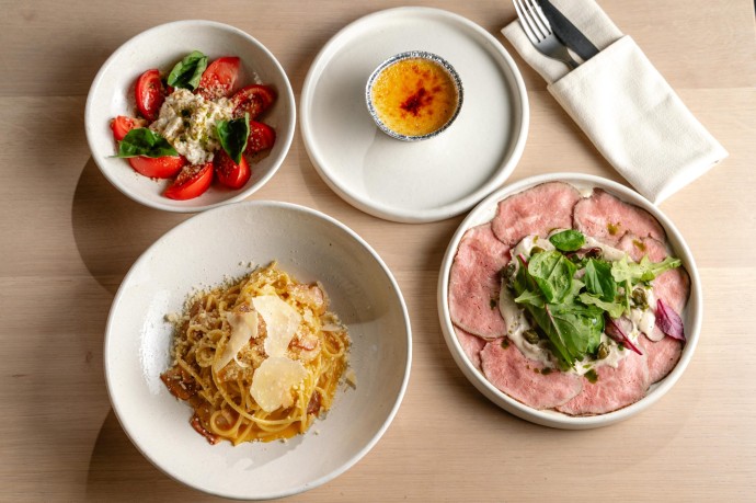 Сет к фестивалю «Новые имена» в Bistro Si Сет к фестивалю «Новые имена» в Bistro Si