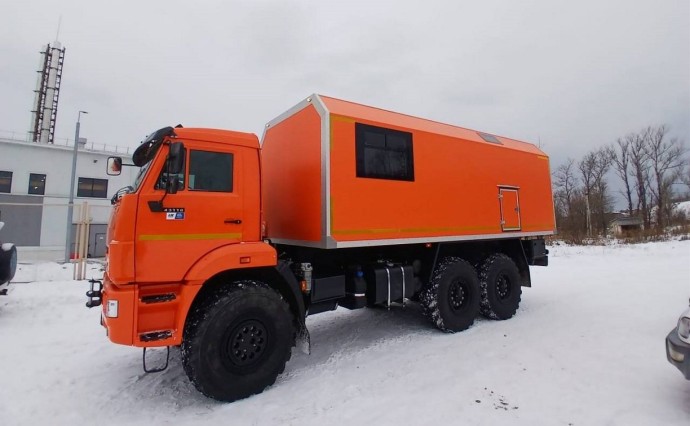 Передвижную мастерскую для аварийных работ получили коммунальщики Александровска-Сахалинского