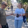 В Белгороде раздали ленточки с триколором в преддверии Дня России