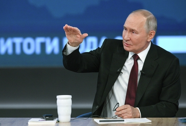 Число обращений граждан на прямую линию с Владимиром Путиным превысило 350 тысяч Число обращений граждан на прямую линию с Владимиром Путиным превысило 350 тысяч