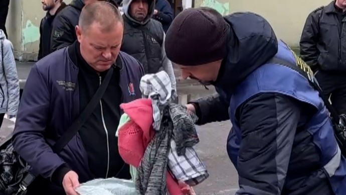 В Апраксином дворе поймали очередных торговцев-нелегалов