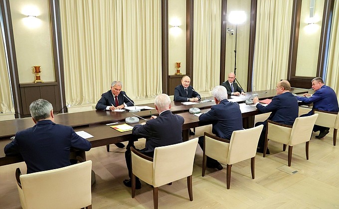 Встреча с лидерами парламентских фракций