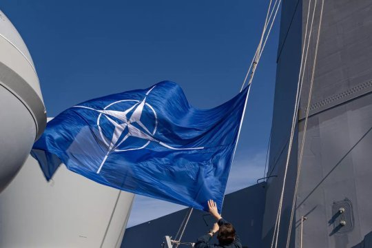 Столтенберг: НАТО чуть не распалась из-за гнева Трампа в 2018 году