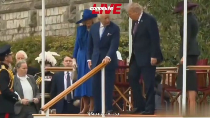 Дональд Трамп попал в неловкую ситуацию во время визита в Великобританию