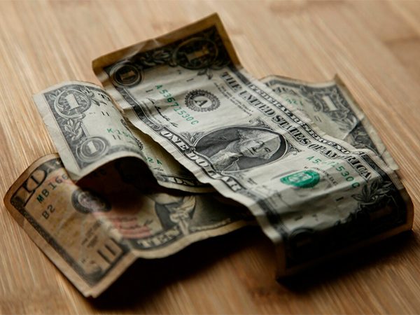 ЦБ сообщил о снятии для граждан ограничений на перевод средств за рубеж ЦБ сообщил о снятии для граждан ограничений на перевод средств за рубеж