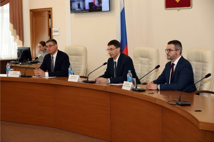 Александр Авдеев поздравил Игоря Гречуху с назначением на пост федерального инспектора по Владимирской области Александр Авдеев поздравил Игоря Гречуху с назначением на пост федерального инспектора по Владимирской области