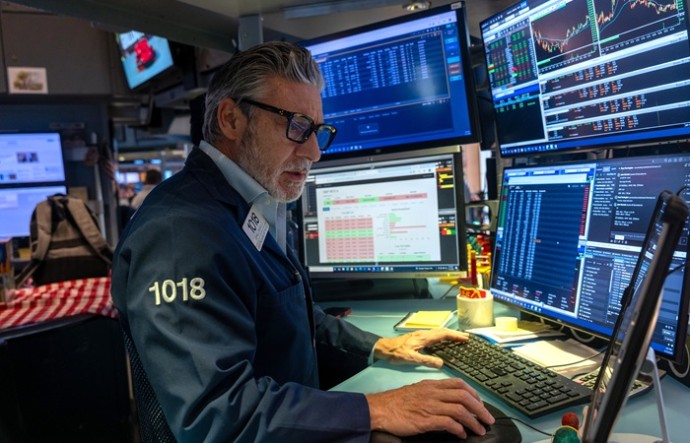 Dow Jones снизился по итогам торгов в четверг