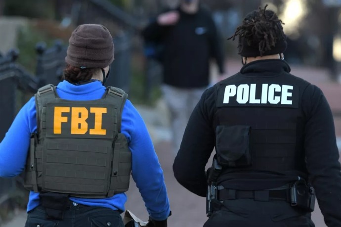 После массовых беспорядков на Хеллоуин в Вашингтоне ввели комендантский час для подростков После массовых беспорядков на Хеллоуин в Вашингтоне ввели комендантский час для подростков