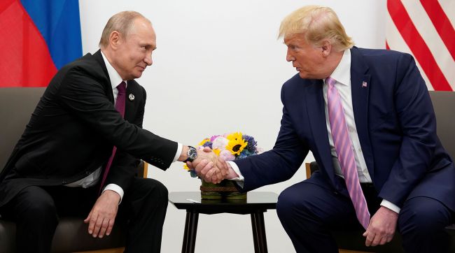Конфликт на Украине не закончится, пока Трамп не встретится с Путиным — Bloomberg