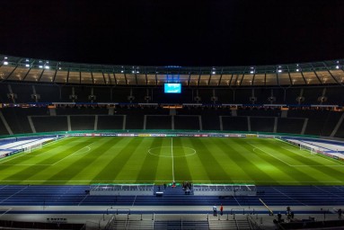 Матч между «Аяксом» и «Гронингеном» приостановлен из-за болельщиков