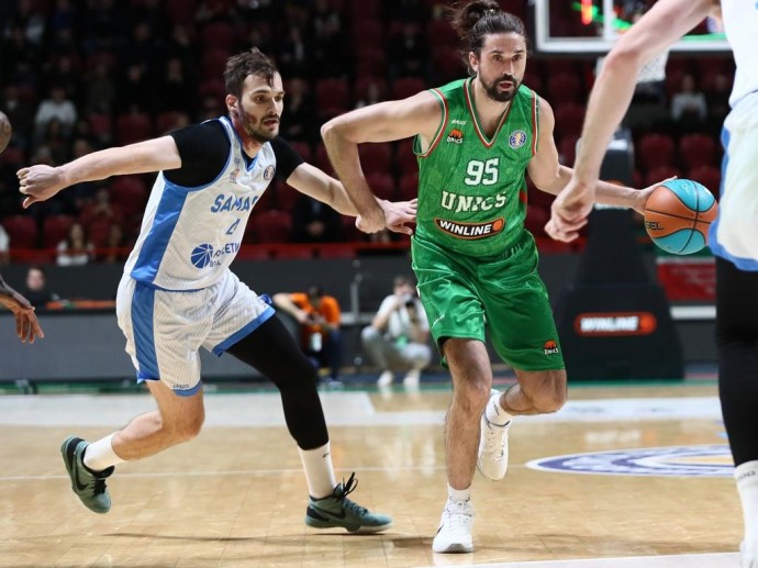 Белгородец оформил дабл-дабл в дебютном матче за баскетбольный УНИКС
